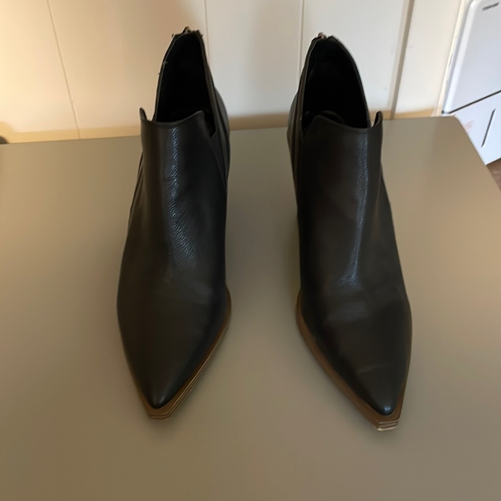 Vince Camuto heeled bootie pointed toe